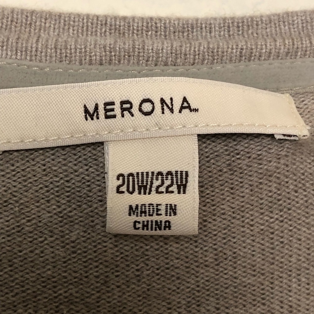 Women's Cardigan Sweater - Picture 3 of 3